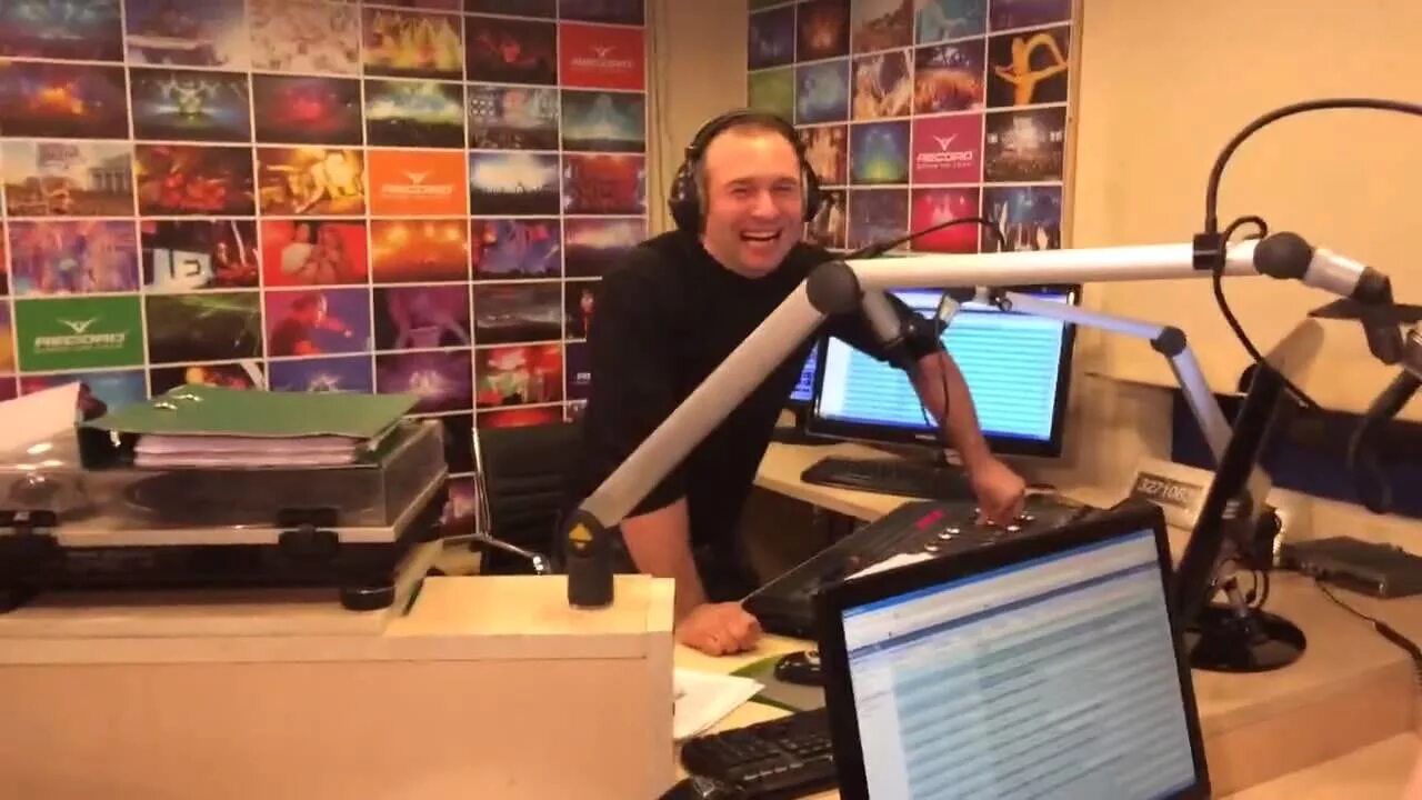 Радио кремов и хрусталев. Кремов и хрусталев рекорд. кремов и хрусталев радио рекорд фото. крем и хруст радио рекорд фото.