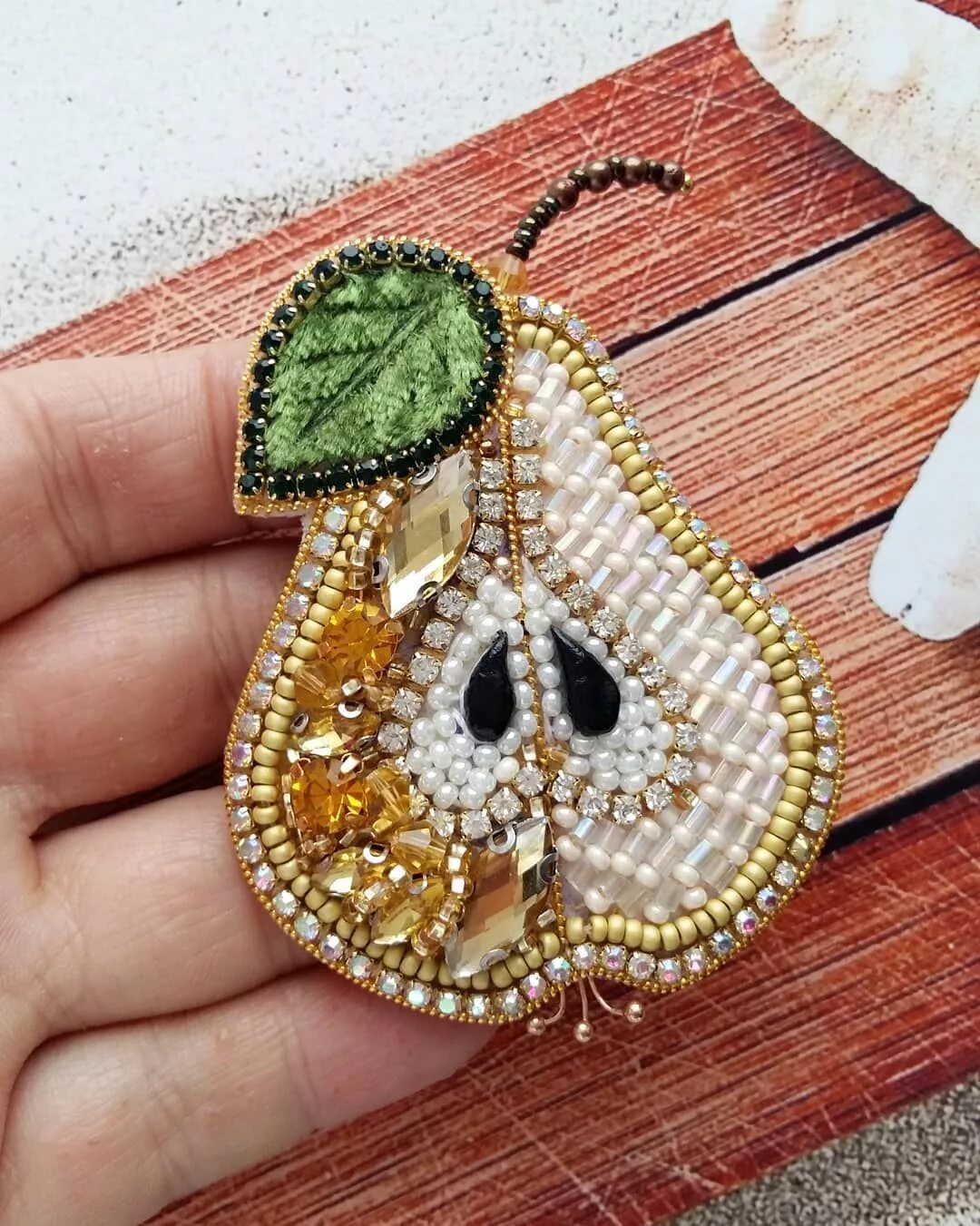 Брошки из бисера. Набор для броши из бисера. Брошь из бисера на фетре. Набор для броши из бисера. Брошь из стекляруса.