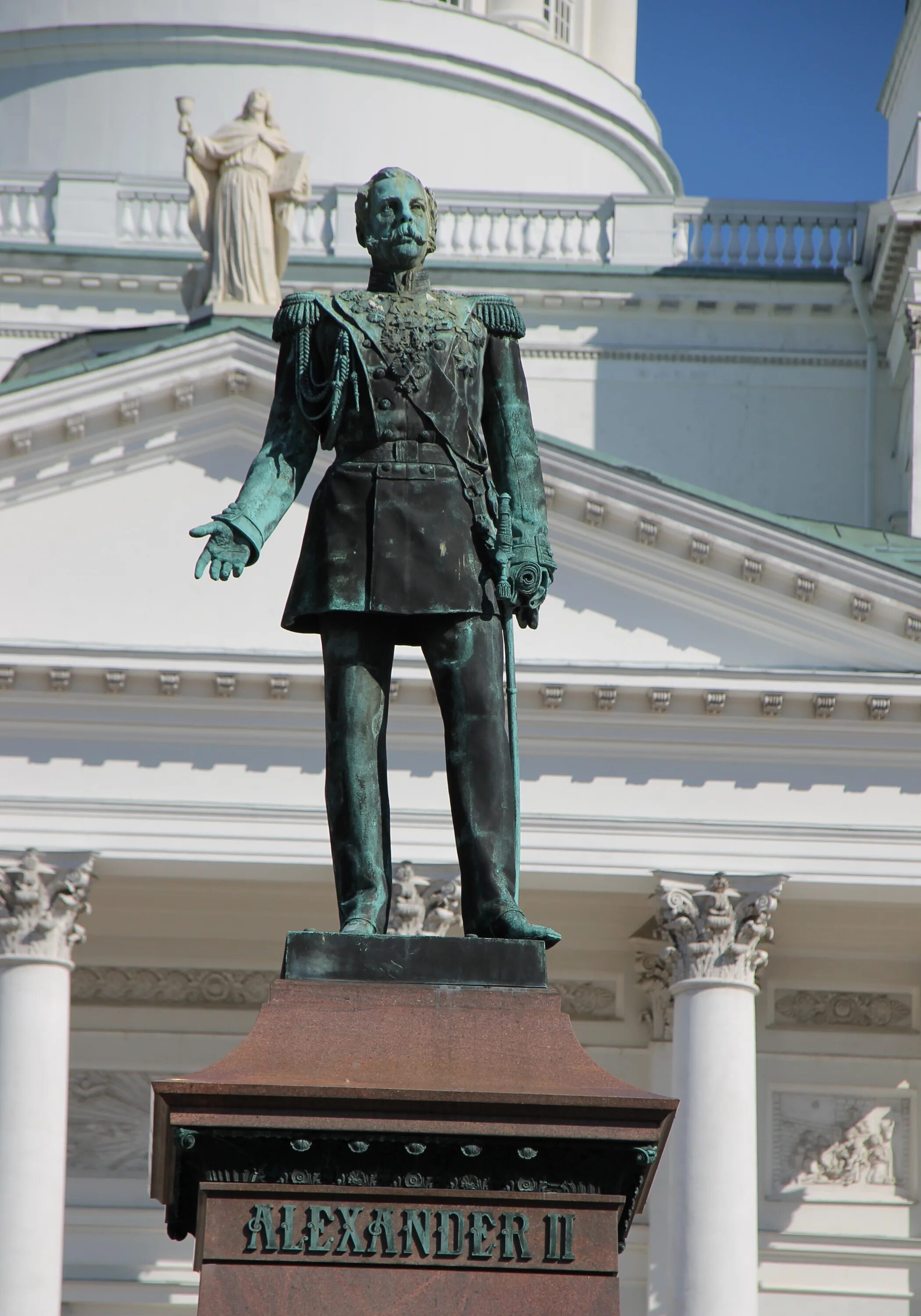 Памятник русскому царю Александру II Хельсинки. Памятник Александру 2 в Хельсинки. В Финляндии памятник императору Александру. Памятник александру второй