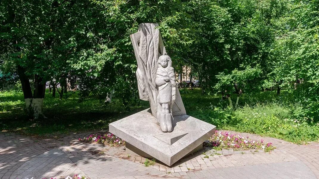 Памятник на дне. Памятник детям блокады василеостровского района. парк декабристов памятник детям блокады\. памятник детям блокадного ленинграда на васильевском острове. петербург остров декабристов памятник детям.