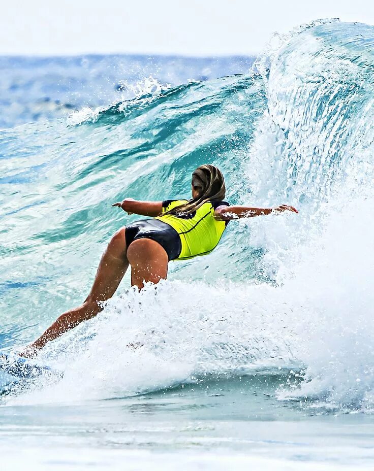 Surf спотлайт 4. Surf цитаты. На серфинг. Серфинг презентация. Надпись ocean серф.