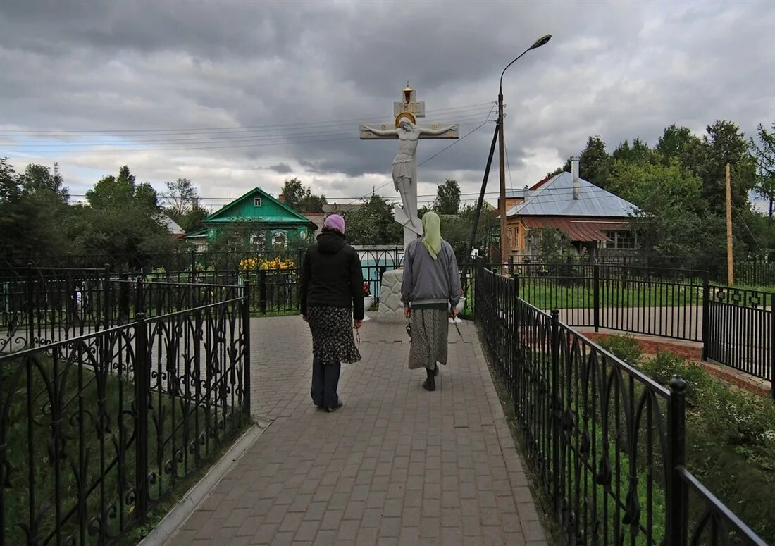 Дивеево канавка что делать. Дивеево монастырь канавка Богородицы. Дивеевский монастырь Святая канавка.