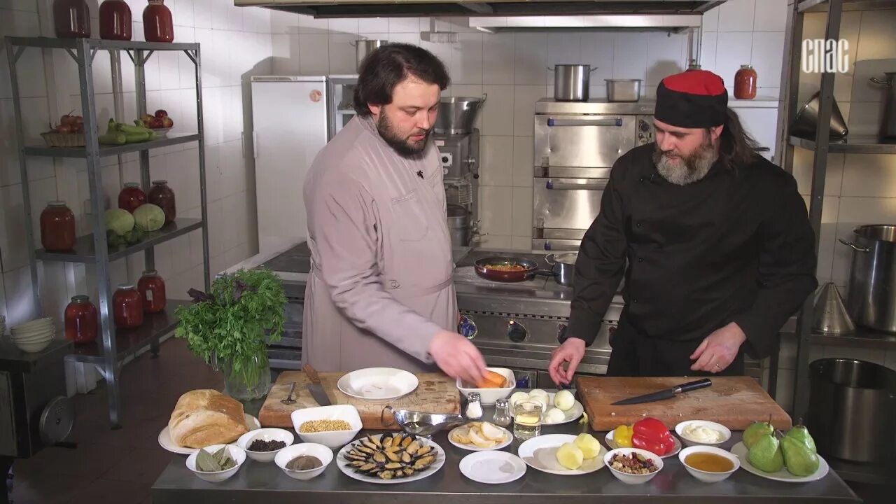 Программа спас монастырская. Монастырская кухня на канале спас. монастырская кухня с максимом сырниковым. телеканал спас монастырская кухня максим сырников. монастырский кухня максима сырникова.