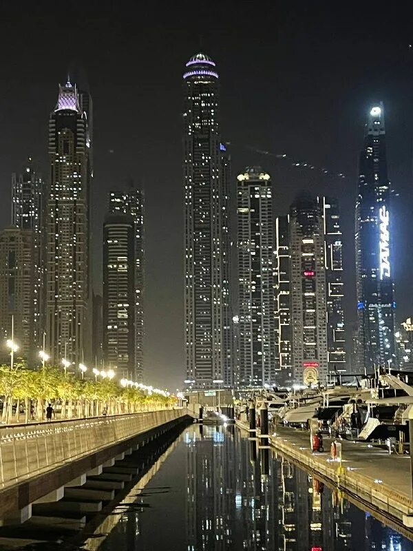 Небоскреб с дыркой в дубае. Атп дубай 2024. Атп дубай 2024. Кофе в дубае. Aura sky pool дубай.