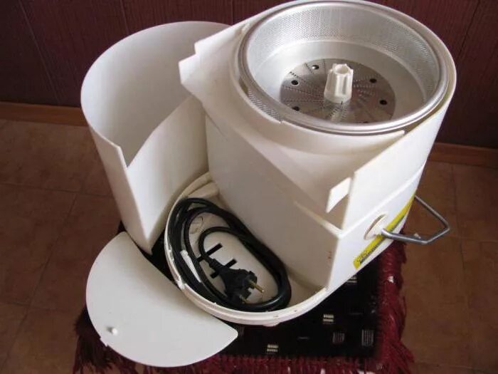 Как собрать советскую соковыжималку. Соковыжималка Росинка 202. Советская соковыжималка электрическая Росинка 106. СВСП-106 Росинка инструкция соковыжималка. СВСП 202