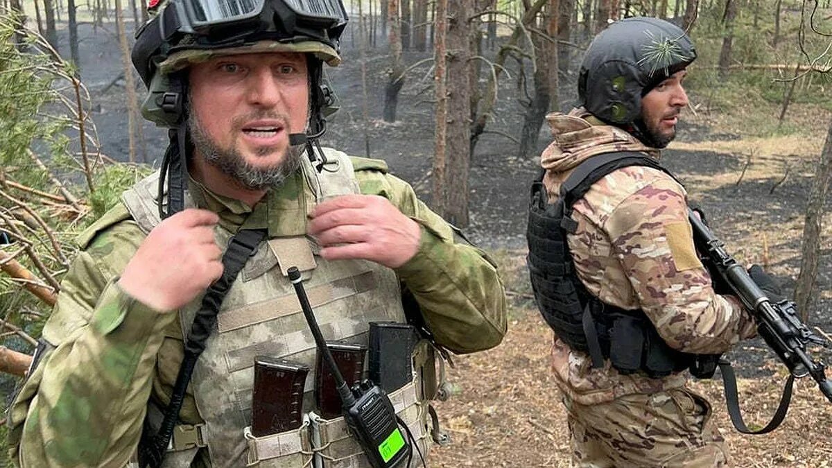 Командир алаудинов. Ахмат апти алаудинов. чеченский командир апти алаудинов. командир спецназа «ахмат» алаудинов. командир отряда ахмат апти.