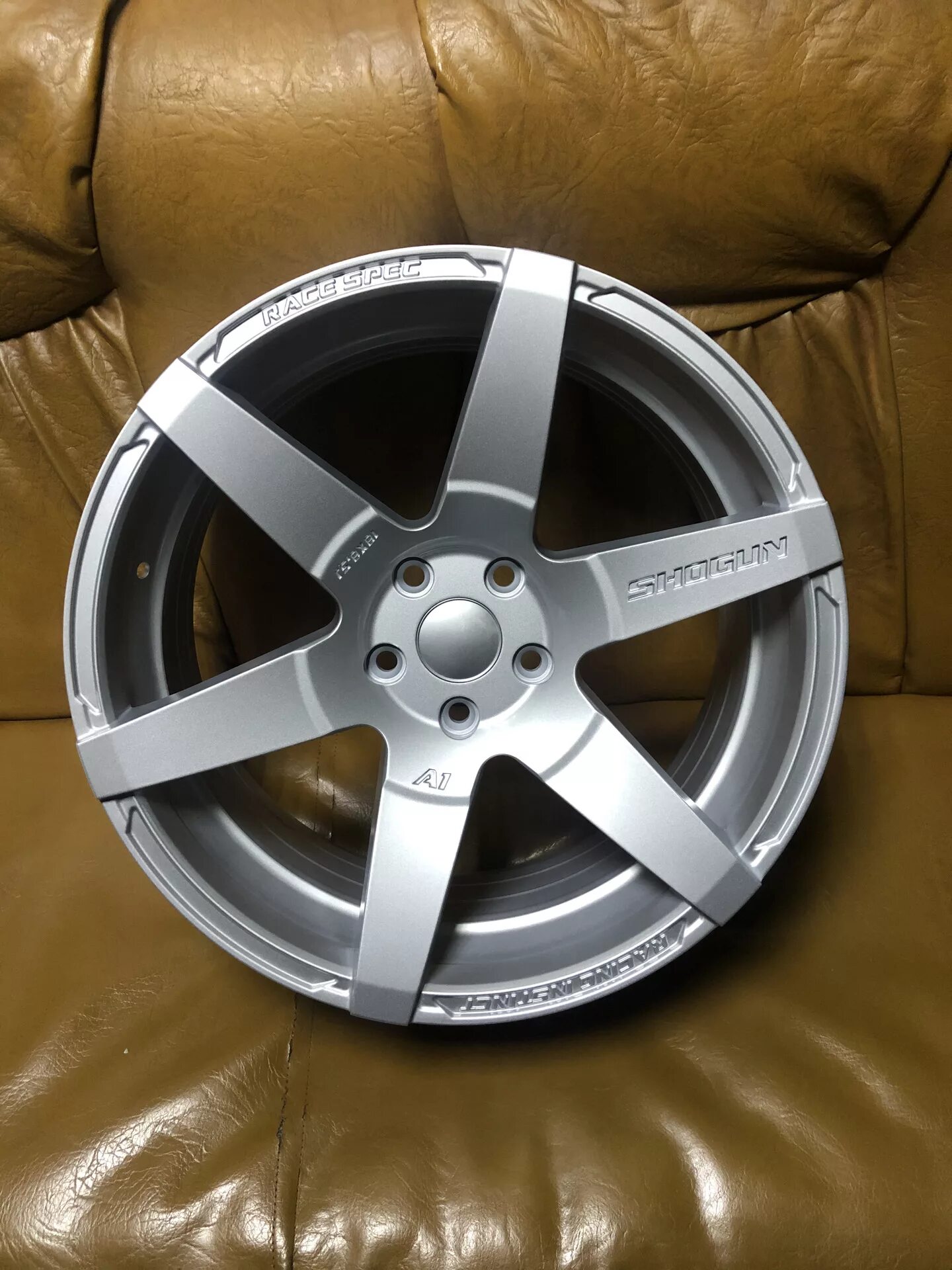 Alcasta m40 9189291. 1. Диски алькаста 16 5x114,3. Work meister s1 passat. Диски work meister s1.