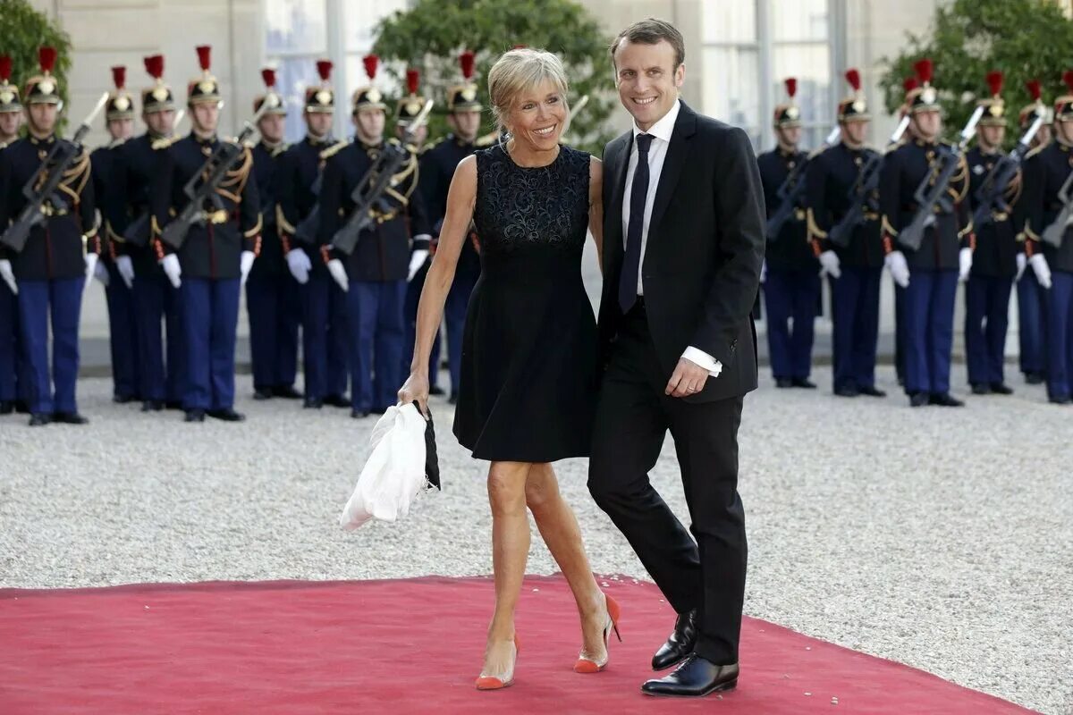 Первая леди Франции Бриджит Макрон. Макрон Эммануэль с женой. Андре-Луи Озьер. Жена президента Франции Брижит Макрон.