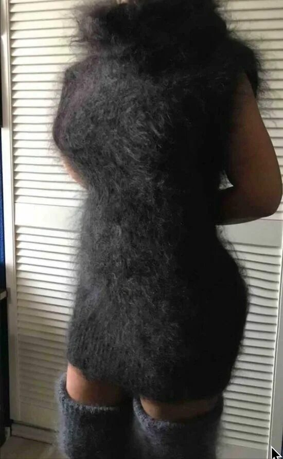 Пушистый пуховый платок. Шаль пуховая. Crossdress mohair. Женщины в пуховых вещах. Downgirlz пуховик.