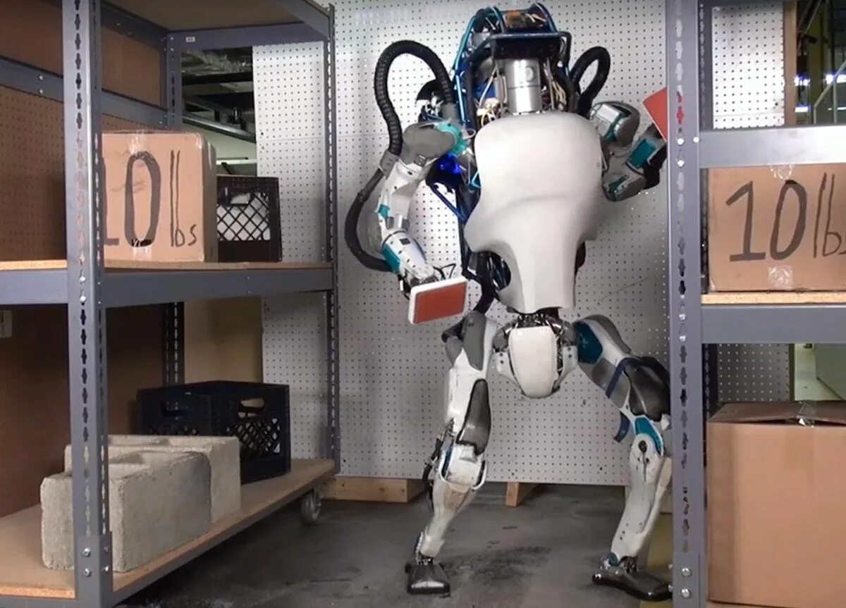 Робот атлас Бостон Динамикс. Дженерал Дайнемикс роботы. Робот гуманоид Бостон Роботикс. Бостон Динамикс робот пародия. Телефон будь роботом