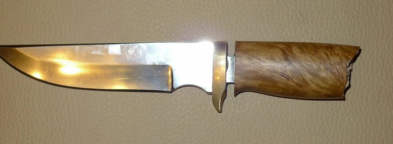 Сломалась рукоятка ножа. Хвостовик клинка. Сломалась ручка трости. Сломанная рукоять. Нож из поломанной шашки.