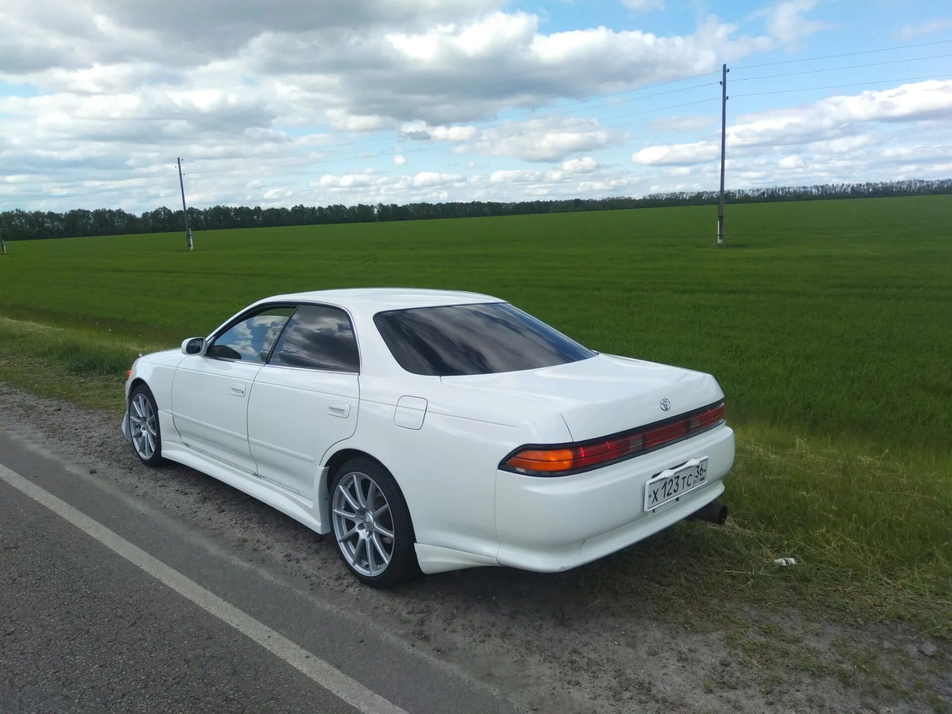 Mark 2 обзор. Toyota mark 2 90. toyota mark 2 jzx90. toyota mark ii 90 белый. toyota mark 2 jzx90 белый.