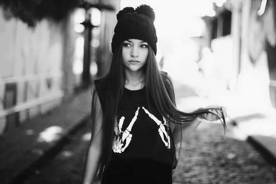 Кира зайцева. Красивые девушки подростки. Красивые девушки подростки. Крутой подросток. Ава для девочек 14 лет.