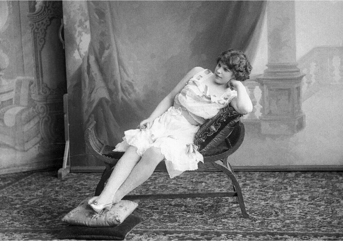 Alfred cheney johnston ретро. Старые куртизанки. Ziegfeld follies актриса. Публичный дом 19 века в россии. Публичный дом в российской империи.
