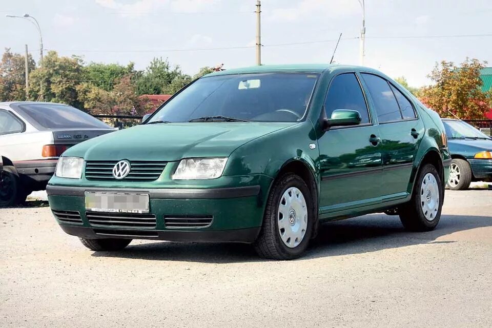 VW Bora 1.6. Volkswagen Bora темно зеленый. Фольксваген Бора темно зеленый. Фольксваген Бора 2023.