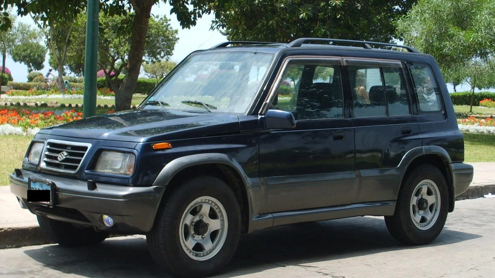 Сузуки эскудо 1997. Сузуки эскудо 1997 2 поколение. Suzuki Escudo i. Suzuki Escudo образца 2000 года.