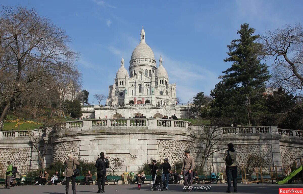 Базилика сакре-кёр в париже. Кабаре elysee montmartre. Монмартр в париже. Элизе-монмартр. Базилика сакре-кёр в париже.