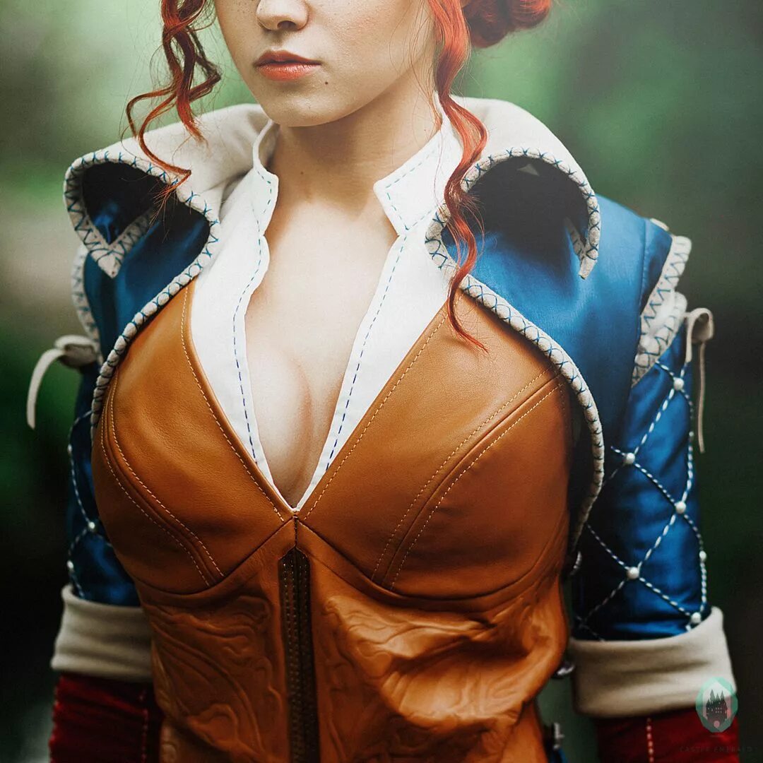 Тифа локхарт final fantasy vii remake. Томб райдер андерворлд лара. Компьютерные игры для девушек. Трисс меригольд. Костюм полицейского женский.