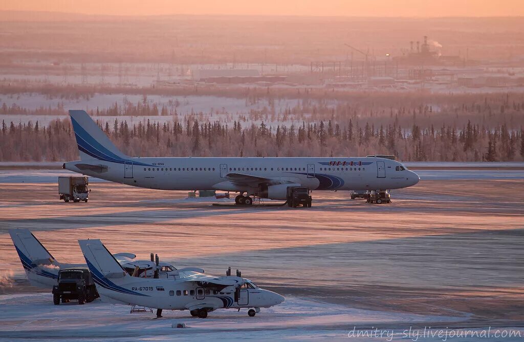 Авиарейсы пулково анталия. Аэропорт надым новый. Расписание самолетов. Аэропорт салехард новый. Рейсы аэропорта салехард.