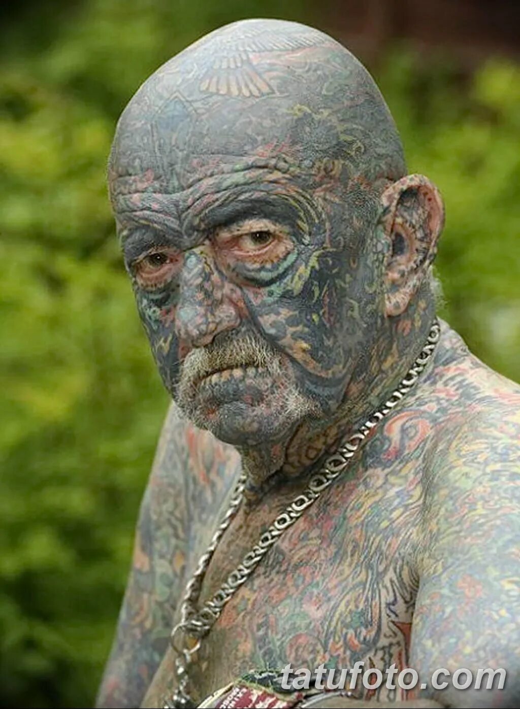 Самого татуированного человека. Томми Виллс. Татуированные люди в старости.