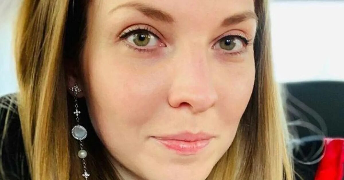 Скобеева вес. Скобеева ольга. ольга владимировна скабеева. ведущая 60 минут ольга. ольга скабеева молодая.
