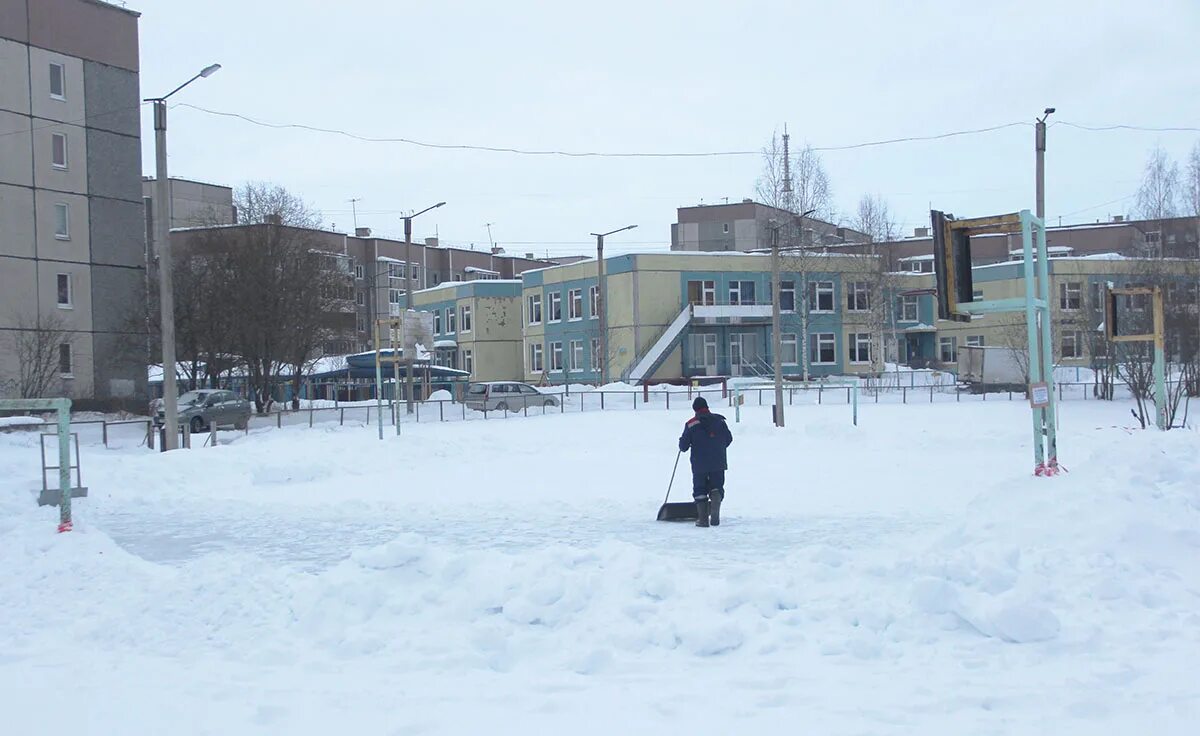 Каток 33. Школа 33 Самара каток. Катки города Владимира. У школы 34 залит каток. Где в Петрозаводске есть котки.