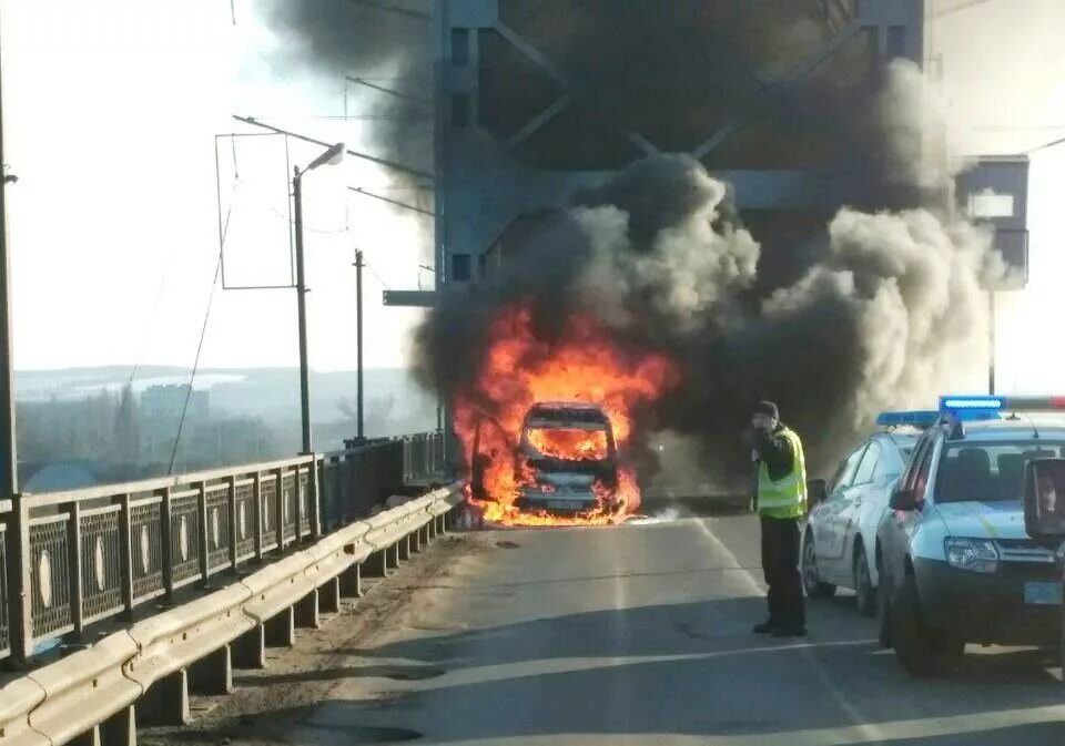 Кременчуг ракетный удар. Сгорела автомойка новосибирск сейчас. Тц «амстор» в кременчуг пожар. Пожар на богдана хмельницкого в омске. Ракетный удар по торговому центру в кременчуге.