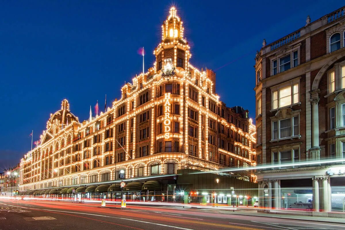Универмаг в лондоне. Хэрродс в лондоне. harrods лондон англия. лондонский универмаг хэрродс. универмаг harrods в лондоне.