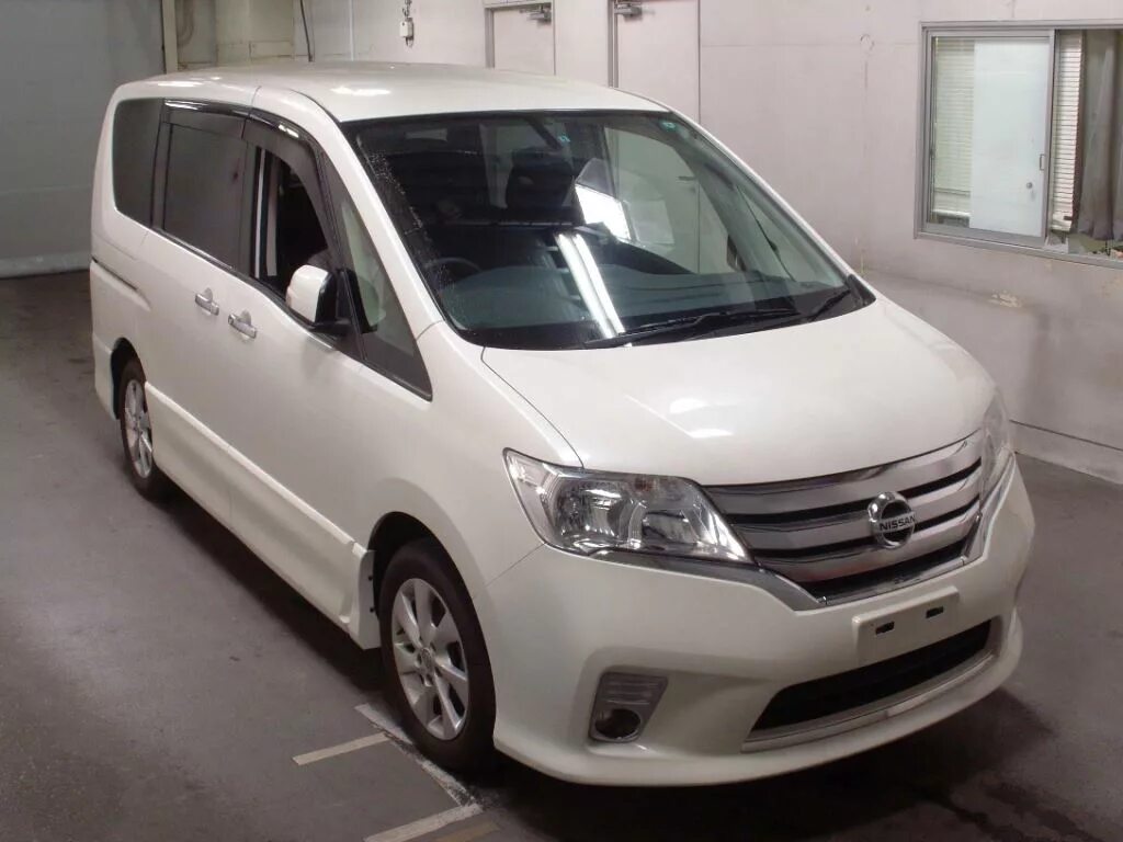 Куплю автомобиль минивэн. Nissan Serena 8. Ниссан Серена 8 мест. Ниссан сирена 8 местная. Ниссан Серена 27 8 местный.