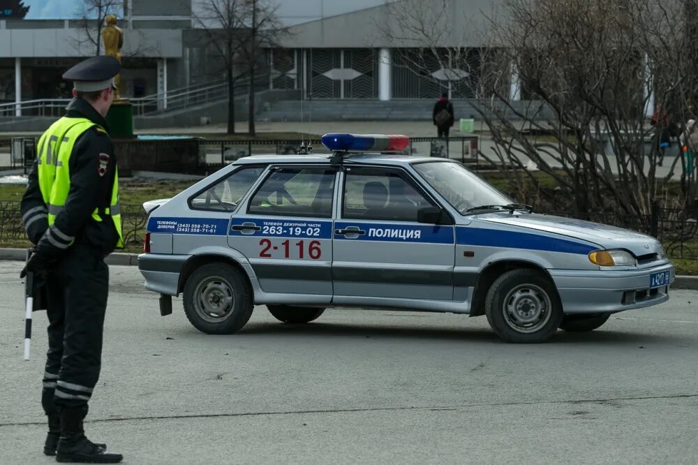 Машина "полиция". Машина ДПС. Машина ГИБДД. Полицейские машины России. Номер гибдд свердловской области