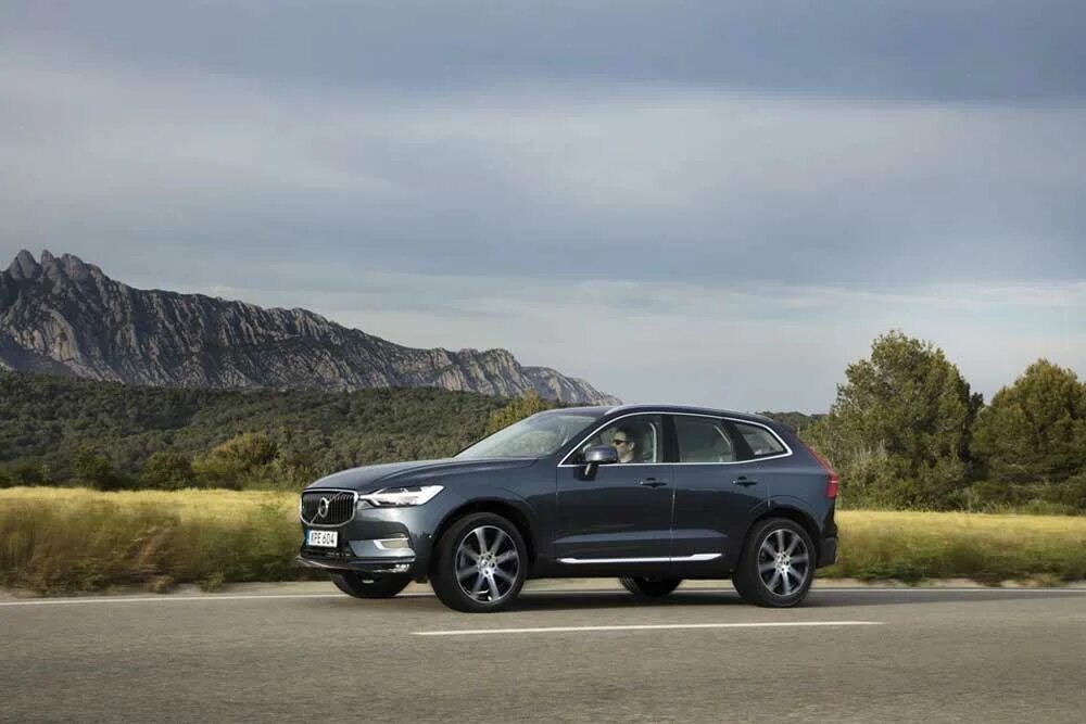 Volvo xc60 t5. Вольво хс60 2019.