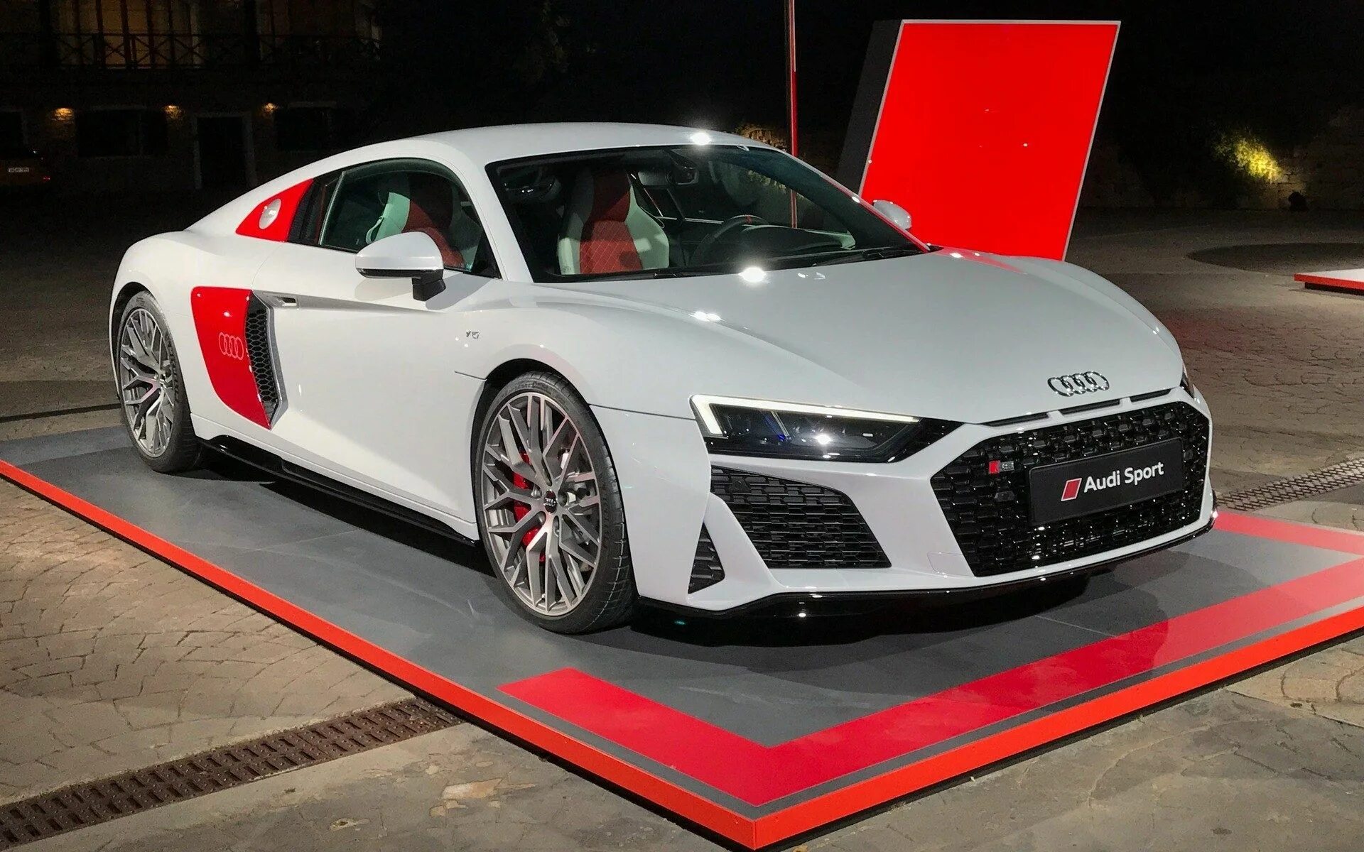 Тюнинг 2020 года. Audi quattro Sport 2020. Ауди r8 2020. Audi r8 v10 Performance 2020. Audi r8 2021.