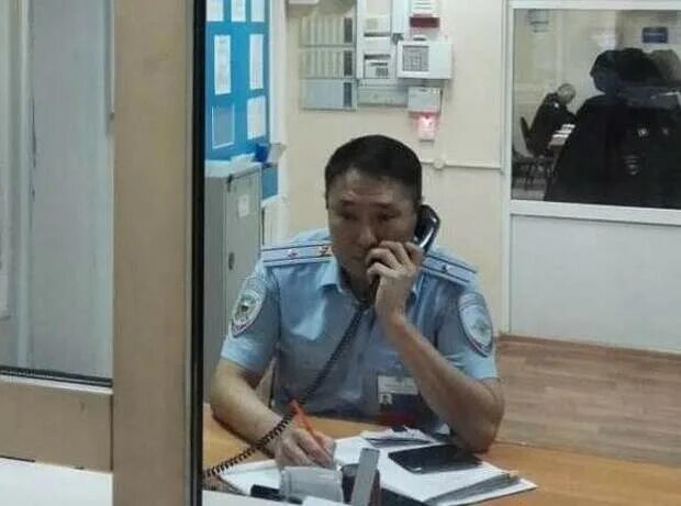Мать офицера. Женщина бросила ребенка в подъезде. Издевался над детьми в детском доме. Пьянство в туве. Полиция бросила ребенка.