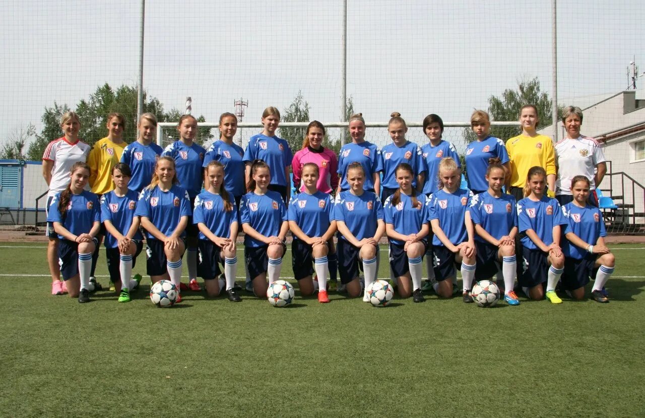 Футбол краснознаменск. Футбол краснознаменск. Детская футбольная школа "юниор" голицино. Дюсш краснознаменск официальный сайт. Спортивный комплекс заря краснознаменск.