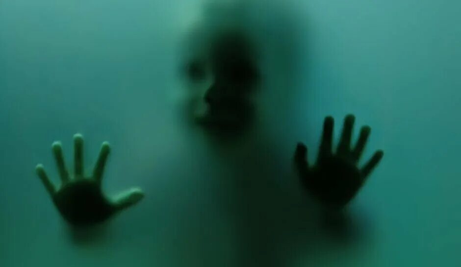 Мистические истории призрак мальчика. Призраки детские. Привидение для детей. Фотография призрака мальчика. Замок чиллингем голубой мальчик.