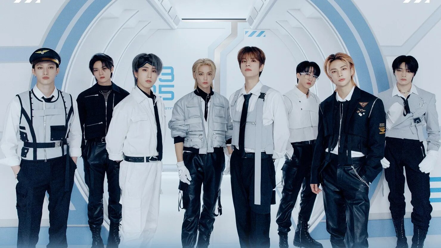 Mixtape stray kids альбом. Альбом i am you. Когда выйдет альбом ate stray kids. Stray kids 2022 maniac. Группа stray kids маниак.