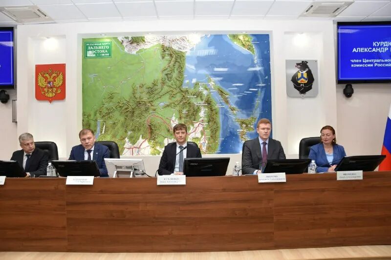 избирательная комиссия хабаровского края: что делает. встреча. рабочая группа. департамент по вопросам семьи и детей томской области. комиссии хабаровск.