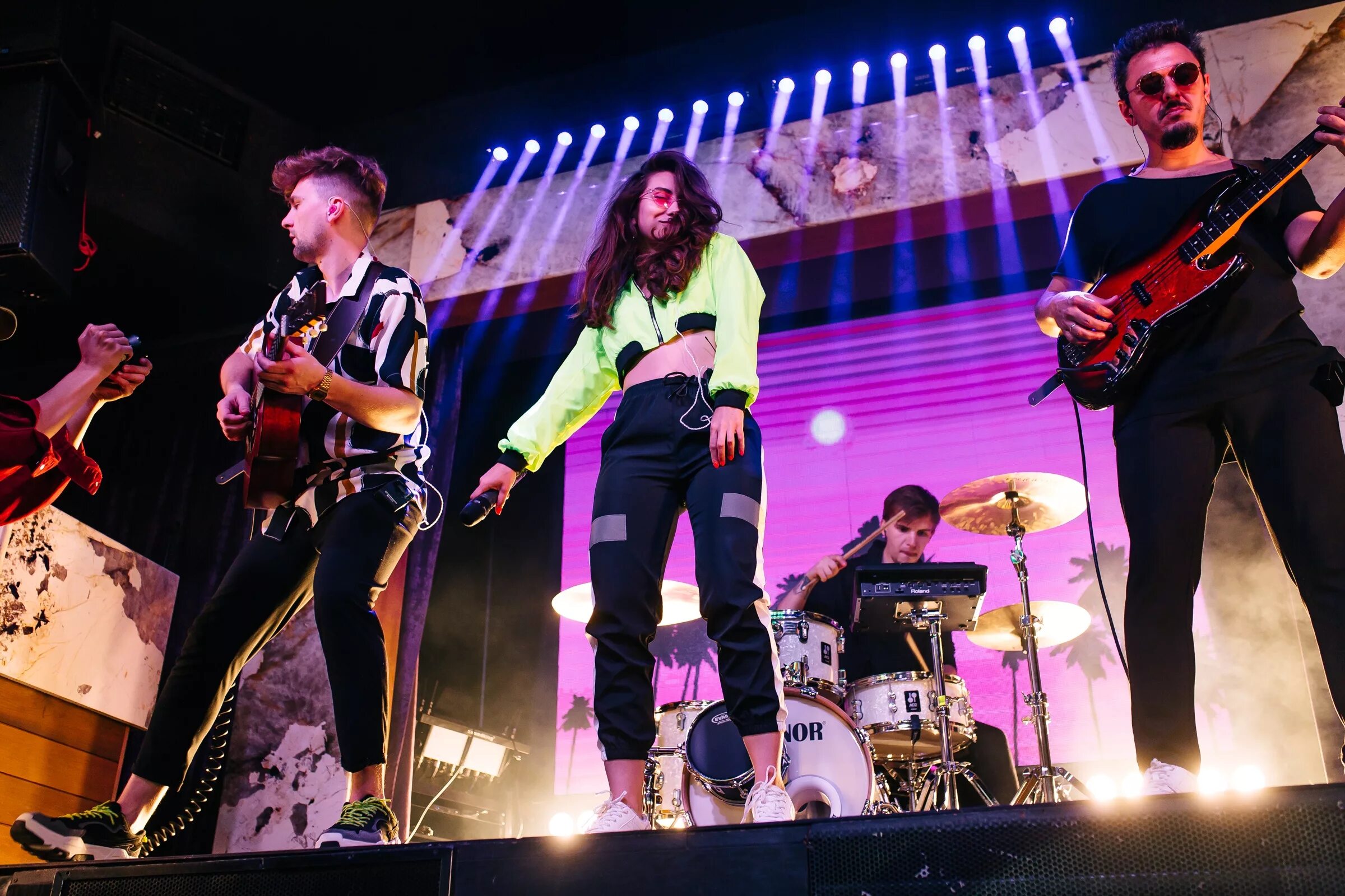 Magic кавер группа. Музыкальный коллектив. Гала ужин кавер группа. Выступает кавер группа. Кавер группа ленинградка.