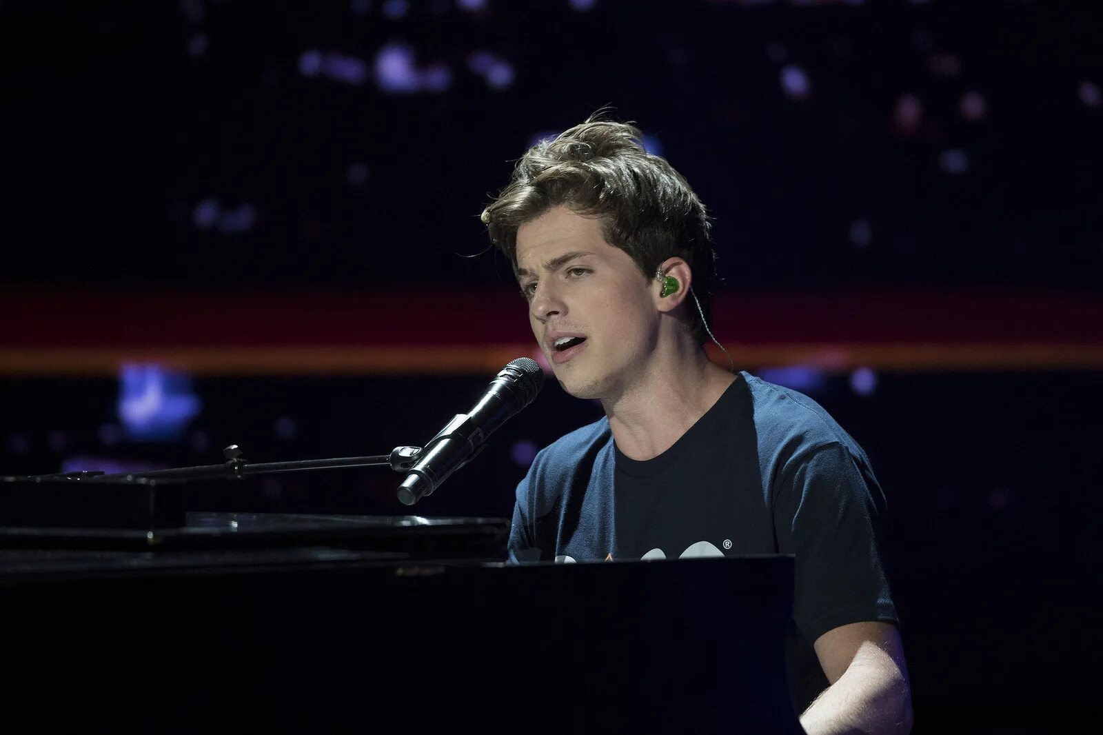 Charlie puth how. Чарли пут. чарли бут певец. charlie puth — «hero». чарли пут фото.