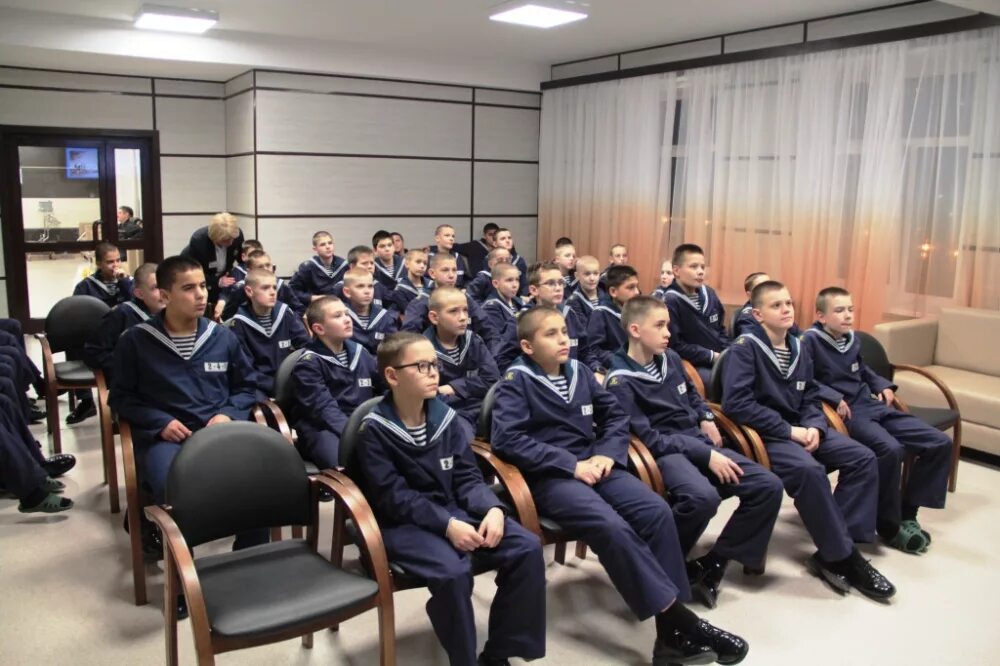 Филиал нахимовского военно морского мурманск. Нахимовское училище мурманск. мурманское нахимовское военно-морское училище. филиал нвму мурманск. филиал мурманского нахимовского училища.
