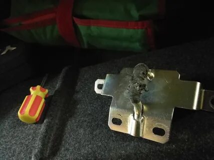 Замок багажника нива шевроле