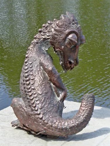 Статуя хвост в туле. Памятник студенческому хвосту. Тульский памятник хвосту. Статуя хвост в туле. Студенческий хвост тула.