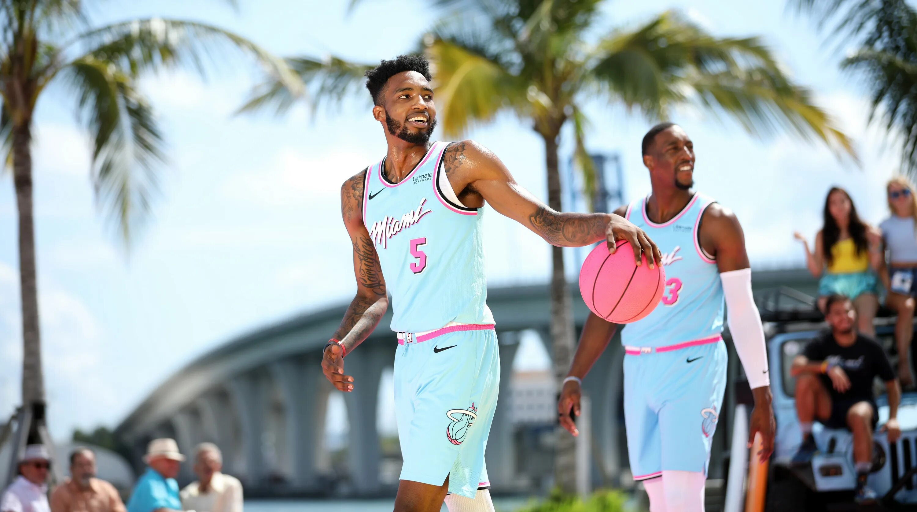 Майами австралия speed up. Miami Heat vice Jersey. Дуэйн Уэйд Майами форма. Miami Heat Miami vice. Дэвид Носиковский Майами.