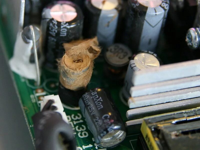 Взрыв в новочеркасске сегодня 2022. Авария на чернобыльской аэс 1986. Блок питания пк конденсаторы 105. Блок питания пк сгорел. Spacex взорвался.