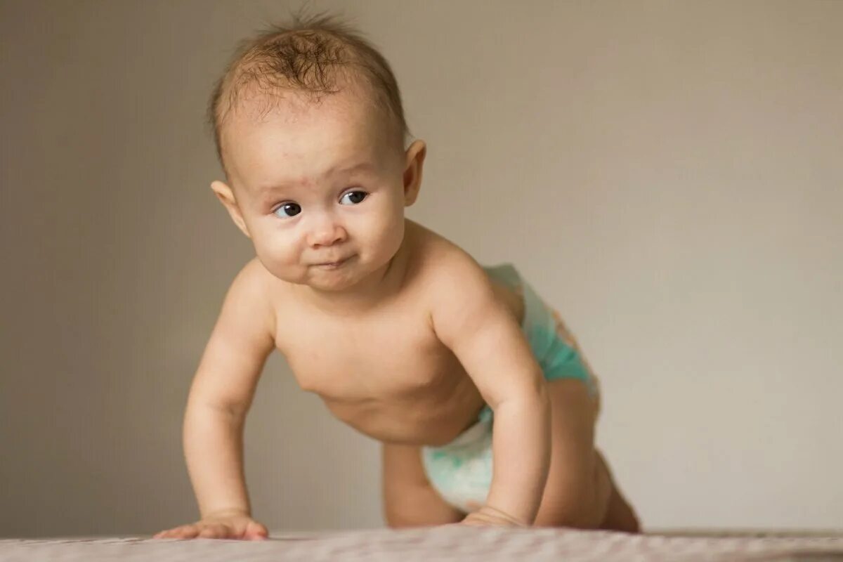 Набор умница первые эмоции. Первые эмоции. Игрушка для развития эмоционального интеллекта. Довольная девочка. Дети смеются.