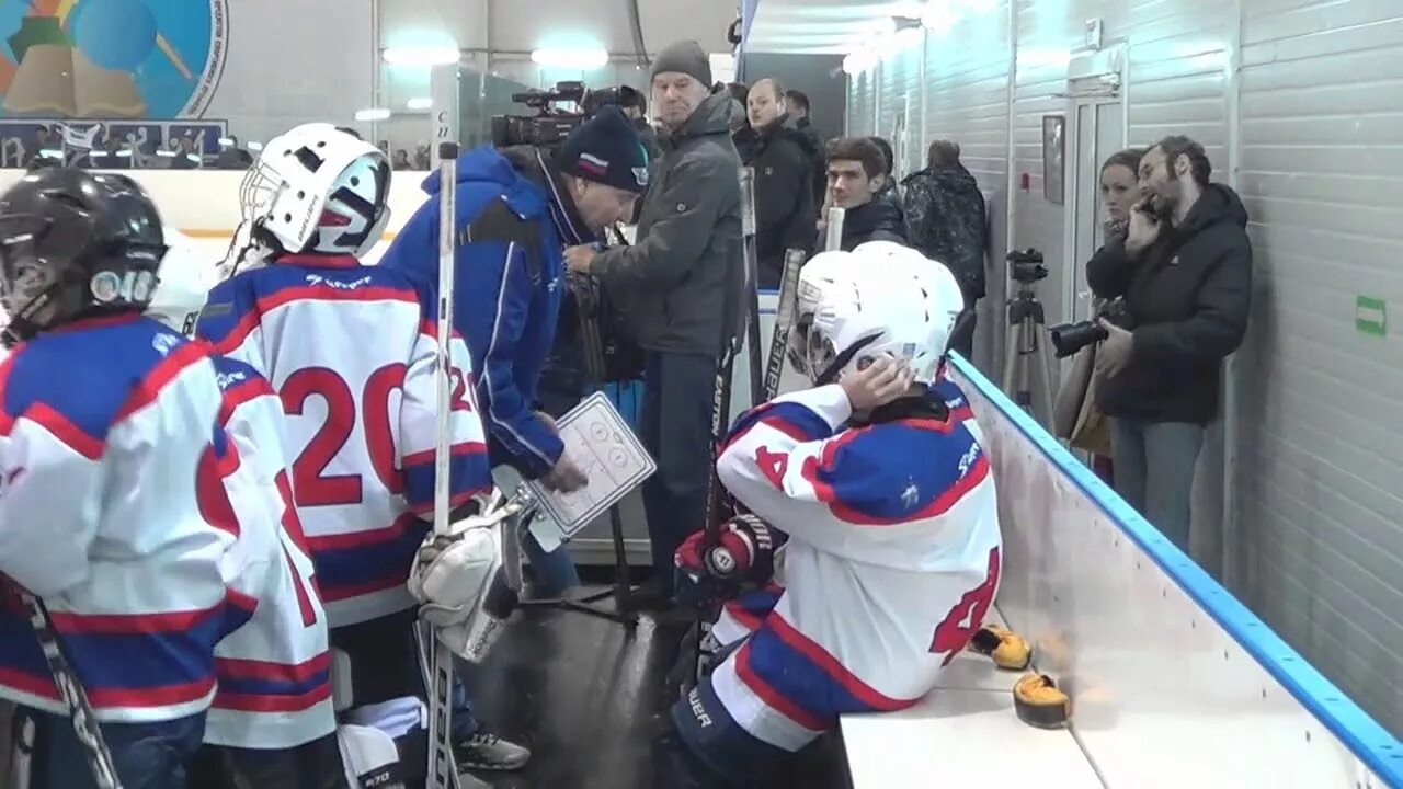 Девон хоккейный клуб. Сфо хоккей 2011. Сфо хоккей 2011. Федерация хоккея республики татарстан. Цзвс новосибирск хоккей.