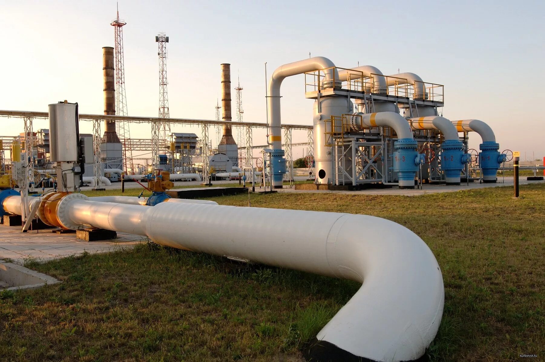 Газораспределительная станция вышестеблиевская. Гатчинское пхг. Газокомпрессорные станции газпрома. Магистральная компрессорная станция "сальская". Станций природного газа.