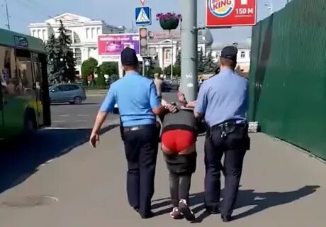 Террористу спустили штаны