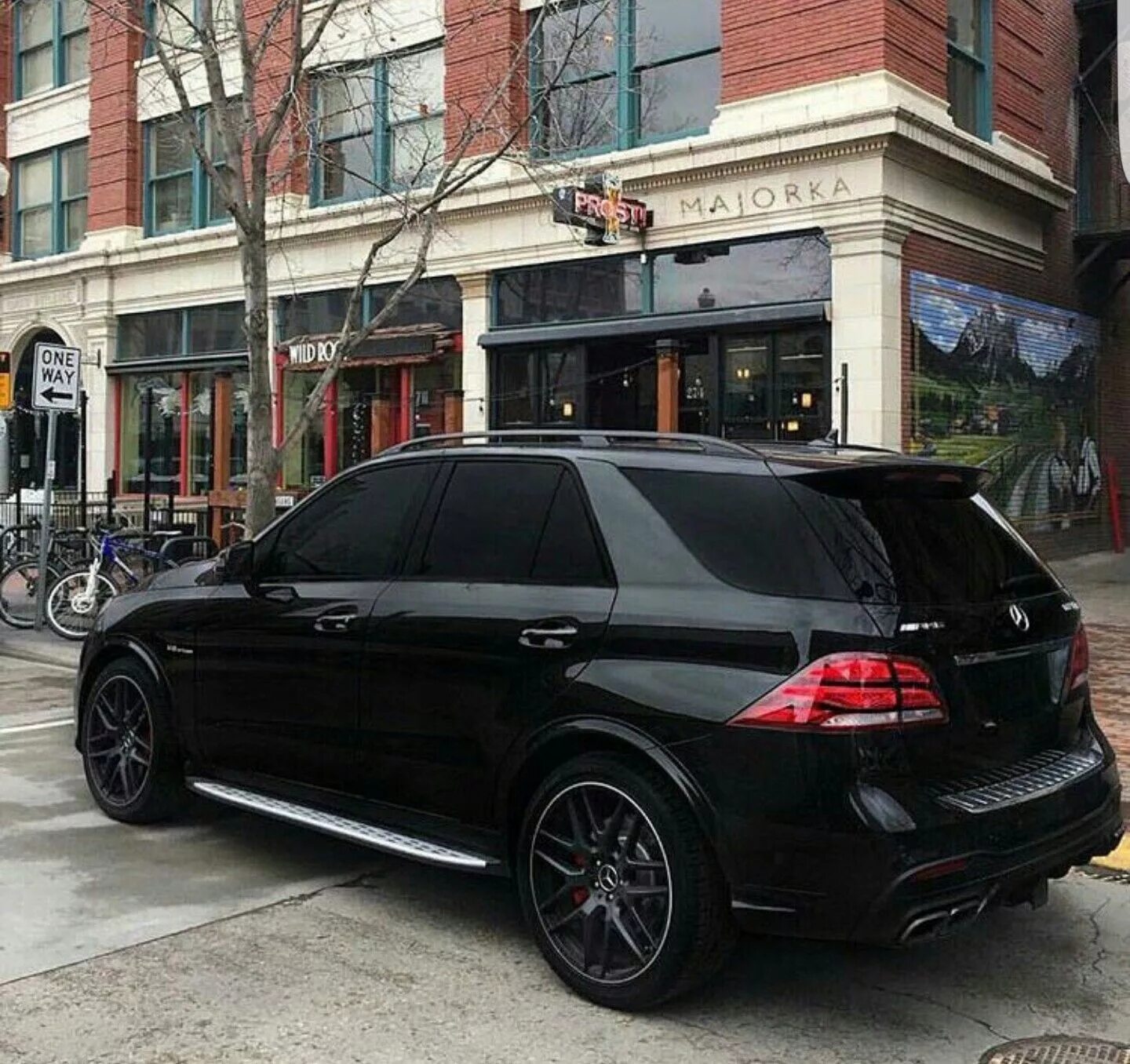 Mercedes ml 400 w166. Мерседес мл 2022. Mercedes ml 350 amg 2014 черный. Mercedes ml w166. Черный мерседес мл.