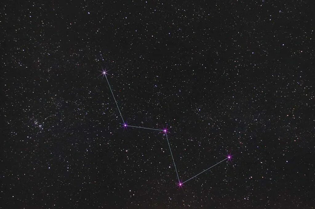 Звезда сегин кассиопея. Созвездие кассиопея схема. Созвездие кассиопея для детей. Покажи кассиопею. Самая яркая звезда в созвездии кассиопея.